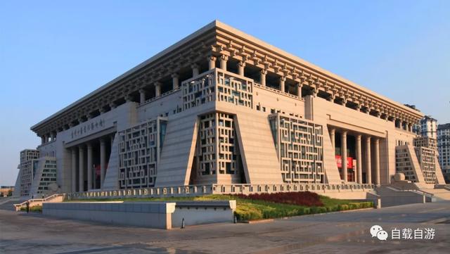 乌海 内蒙新城 周总理定名 成吉思汗铜像是城市地标 蒙餐汉餐各具特色