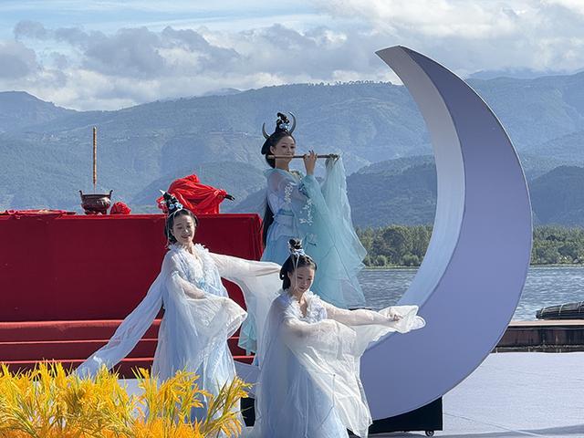 “千顷邛池迎开海 万尾鲜鱼宴宾朋”— 2025西昌邛海开海节启幕