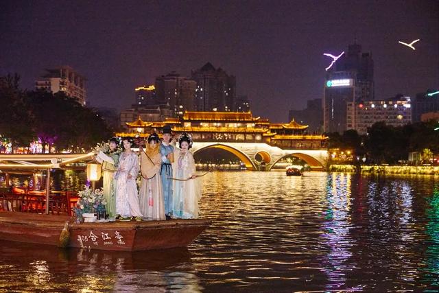 中秋、国庆,“夜游锦江”体验再升级→