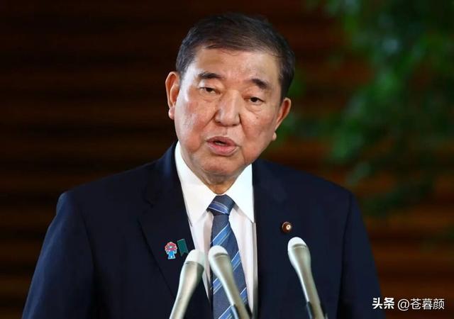 官宅已被围，高市收辞职通牒，一个时代或结束，中方向钓鱼岛派人