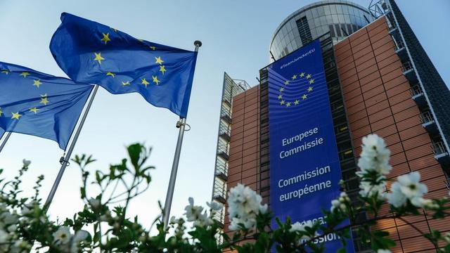 出大事了，俄军突发斩首行动，特朗普意外翻脸，英法德果断下令