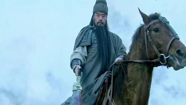 三国名将夏侯惇的武艺怎么样？如果单挑，能打赢吕布、关羽吗？