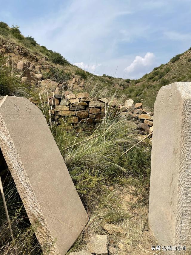 达茂旗达尔罕、百灵庙、乌克忽洞，固阳银号、忽鸡沟田野考察笔记