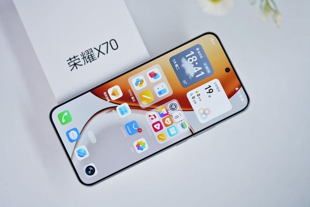 W29单品销量Top15：荣耀X70大亮，iPhone 16仅第五