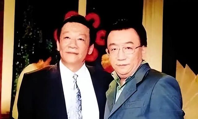 79岁侯耀华晚年凄凉！独居北京无保姆照料，家里脏乱差环境寒酸