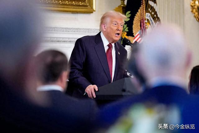 政府停摆37天！航班延误背后，特朗普大棋曝光：上演“权力换血”