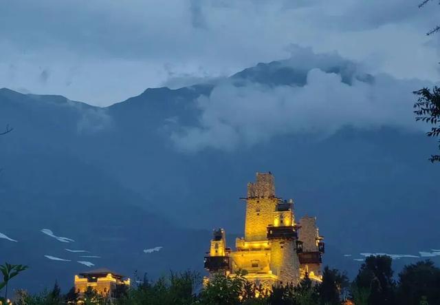 【美丽四川】茂县：云朵上的羌寨 夏日避暑天堂‖柳红樱