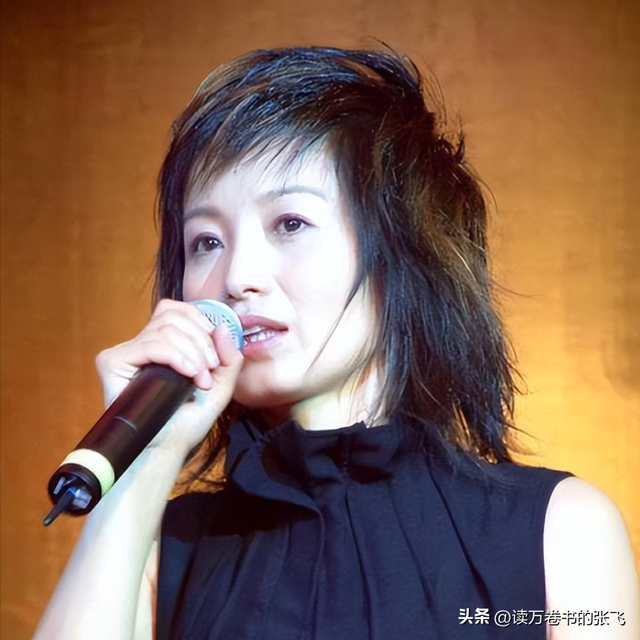 她连上5次春晚，私下却和恩师同居怀孕被骗流产，今57岁依然单身