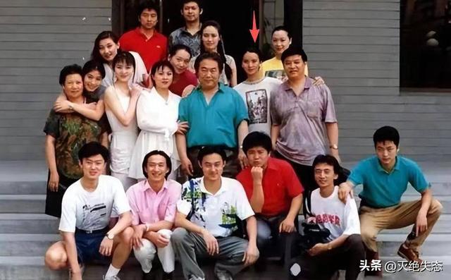 吃里扒外！定居美国13年，回国捞金惨遭“驱逐”，52岁活成了笑话