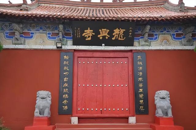 嵩县八景“西岩戴雪”：武则天常登的山，躺着一口神奇的大钟