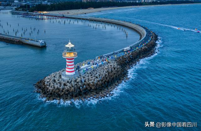 海南陵水：自由灯塔引客来