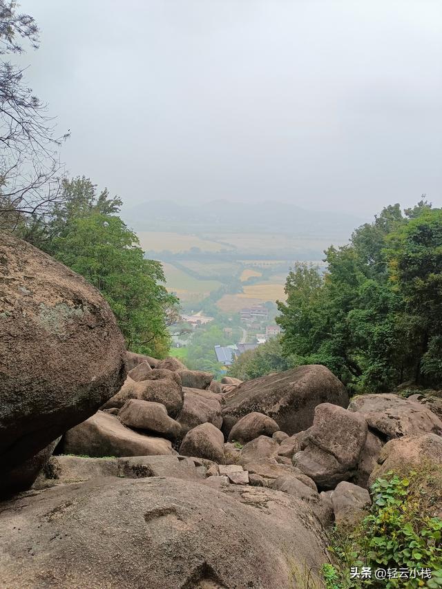 在灵山石树遇到的各类登山人