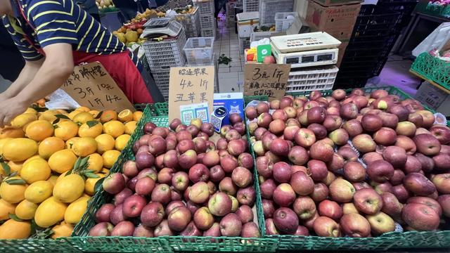 轨道直达的赶场地!地方超大,东西多,买菜这些超方便