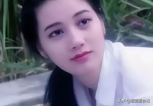 认干爹，拍风月片，被导演霸王硬上弓，没想到如今53岁下场唏嘘