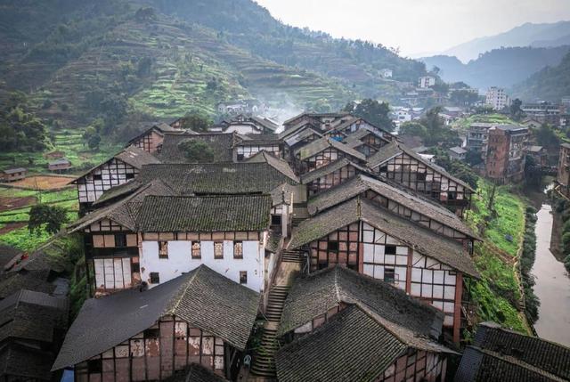 四川有一个冷门古镇，人少景美，不要门票，你去过吗