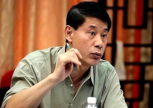 毁了王治郅，逼姚明退役，他凭一己之力让中国篮球倒退了二十年！