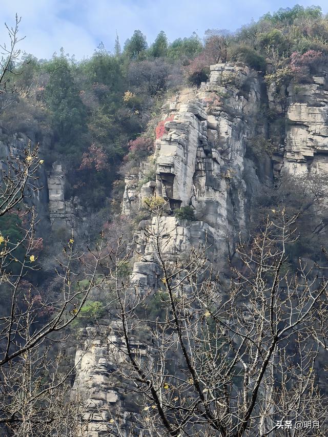 龙洞胜境尤奇崛