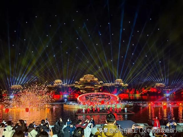 来汉中不看这个真的会后悔！《火神传奇》铁花火雨太炸了！