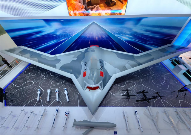 彩虹-7故意不装导弹！16小时隐身高空盘旋，航母杀手补齐最后短板