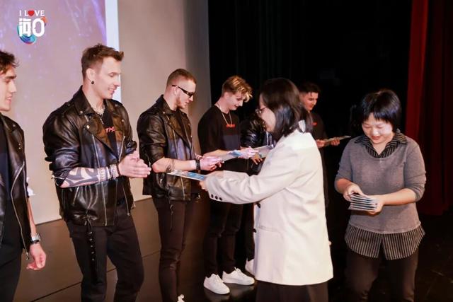 “艺海丝路·雨中共舞”俄罗斯文化表演交流会在海口成功举办