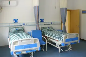 高中三年，我在姑姑家借宿，姑父对我百般嫌弃，现在姑姑生病了图片