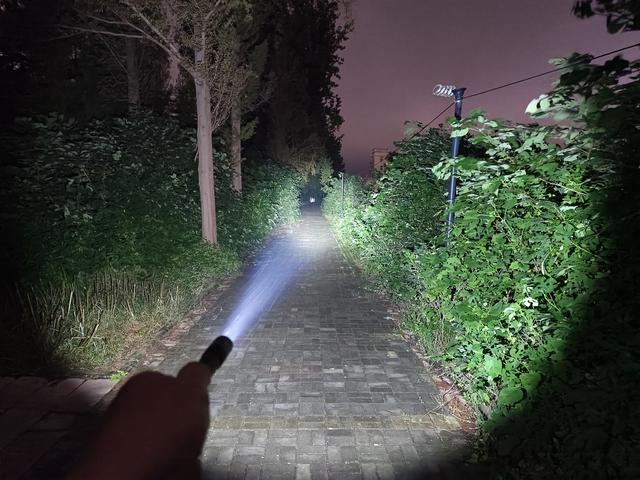 性能强悍又便携！凯瑞兹P2多用途笔形手电体验