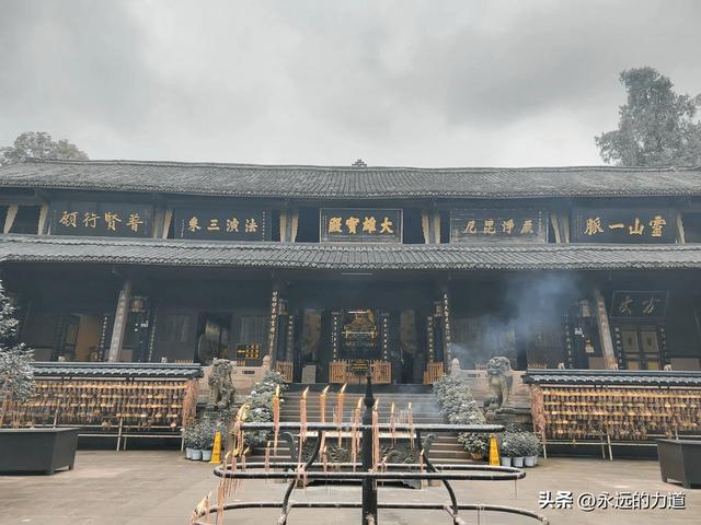 报国寺,从尘世走向净土的起点