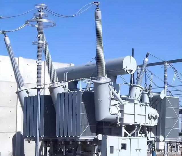 原来马斯克没说错，全球抢的不是芯片	，而是中国20万一台的变压器