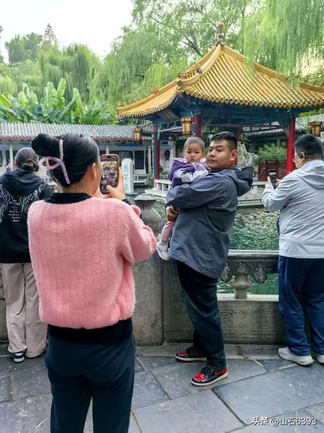 新华社原军事记者陶俊峰泉城美拍：趵突泉暴喷的壮美景色