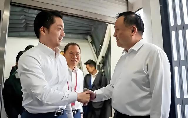 蒋万安反对“一国两制”，将率领四人再访大陆，大陆用10个字回应