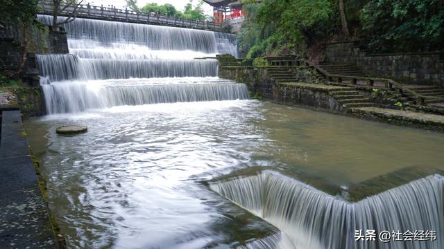 每日一景|中国唯一城市瀑布·云南腾冲叠水河瀑布