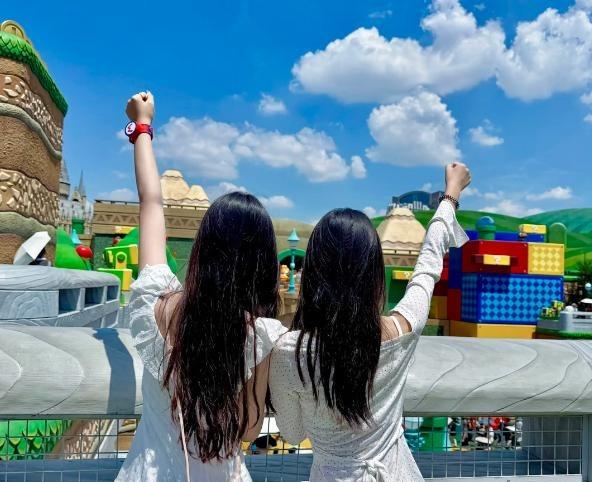 江苏女孩出国旅游，地铁上遭日本人侮辱，女孩硬刚：我是你爸爸