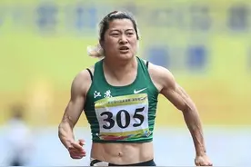 女飞人袁琦琦肌肉力量逆天，但身体向前性一般，技术还有改进空间图片