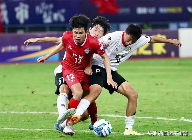 5-0常州队输惨了球迷却不骂，男足为啥总被喊解散？