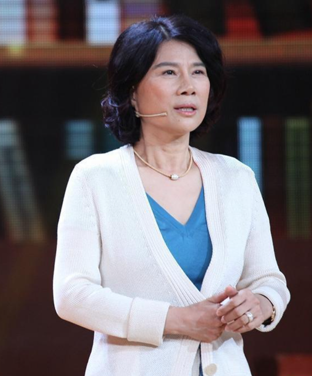 高管内外勾结骗钱风波才完，董明珠又被推上风口浪尖，格力不忍了