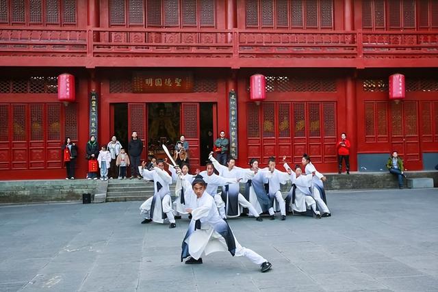 现场 | 金顶祈和愿，紫霄续文脉："世界和平缘"武当宣言响彻仙山