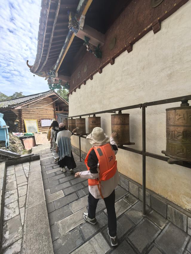 《在泸沽湖》