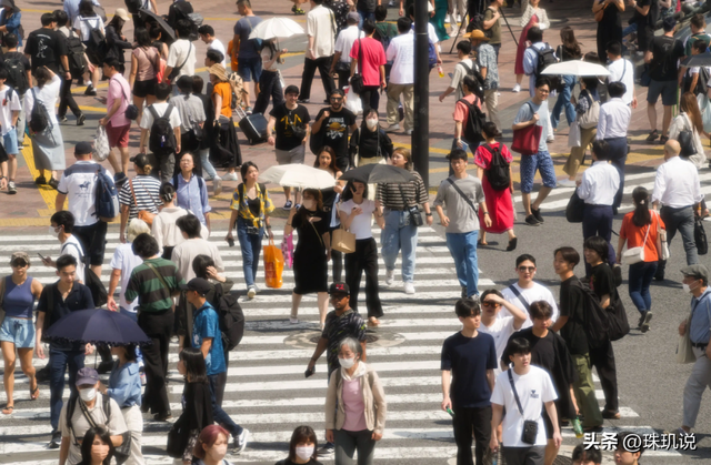 中美日上半年GDP差距断崖，美国15万亿，日本2.11万亿，中国呢