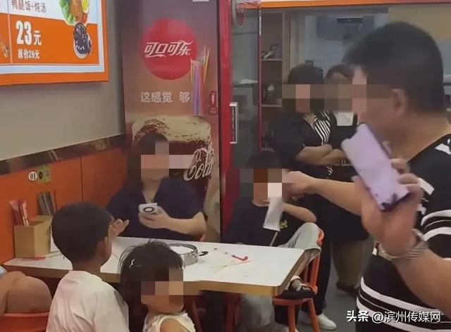 3女子带4孩点一碗面多次免费续面，被拒后反手给差评，老板：不同意和解，将调整续面规则