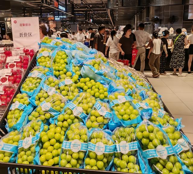 阳光玫瑰为啥没人吃了？水果摊主：4点劝退顾客，了解后不想买