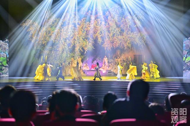 方特国色春秋开业：“科技+文化”成亮点 多部门护航游客体验