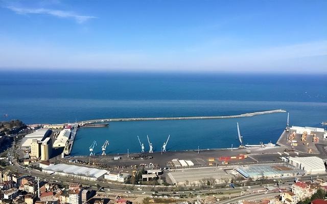 为何俄罗斯宁愿割让500多万平方公里的领土，也不愿舍弃克里米亚
