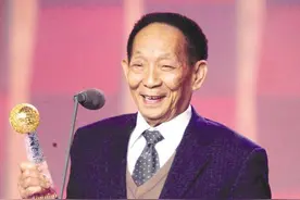 老师问袁隆平孙女：你爷爷是干什么的？孙女一句话令众人捧腹大笑图片