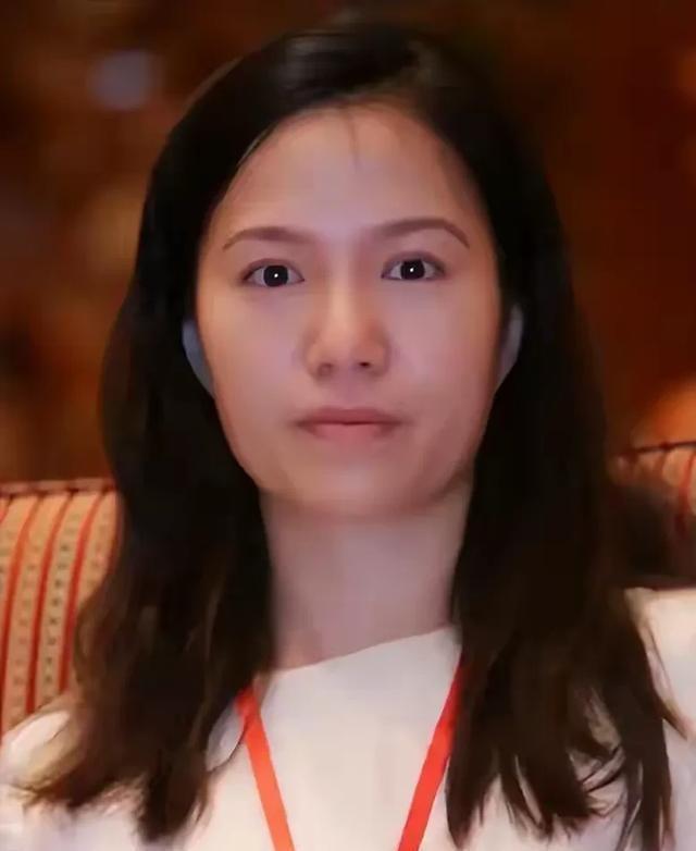 翁帆大概率不会再结婚了，并非嫁不出去，而是再也没人入她眼