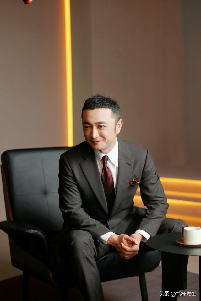 重组家庭走出的央视名嘴，尼格买提复出即拿大奖，42 岁未婚藏隐情