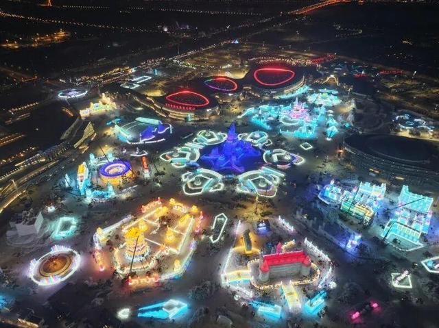 8亿造冰雪王国，只开2月！越“亏”越要办？哈尔滨27年顶级阳谋