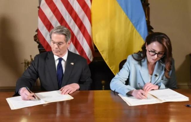 三年鏖战换来了什么？俄达成战略目标美国摘果子，乌主权彻底旁落