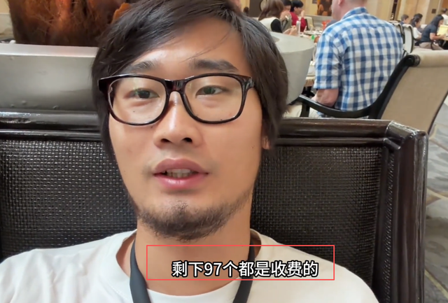 博主体验菲律宾生活，富人一餐500，穷人吃二手炸鸡，3平方睡10人