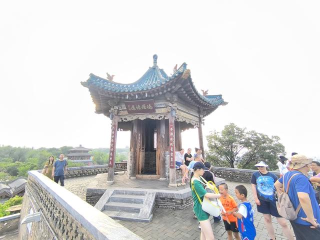 晋北的忻州古城很大，游客非常多，是我所见古城中最热闹古城景区