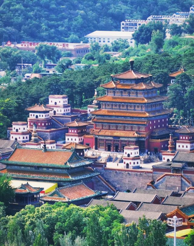 别再去三亚人挤人了！河北这座被低估的皇城，藏着半部清史